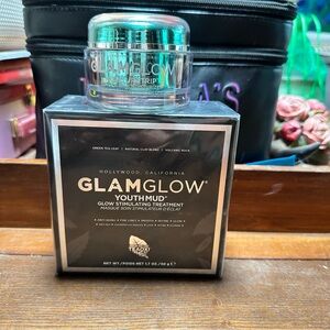 Glam glow system/youth mud & moisture trip 🪞